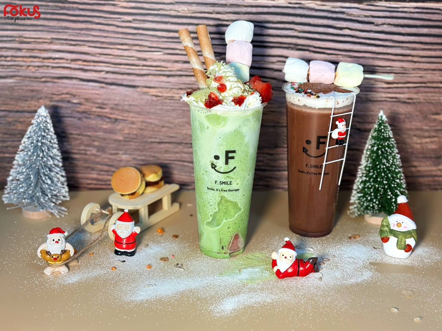 Festive Christmas Bubble Tea Drinks Decorated with Holiday-Themed Toppings