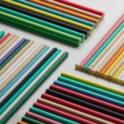 Eco-friendly and customizable bubble tea straws and packaging accessories in various colors and sizes for beverage businesses